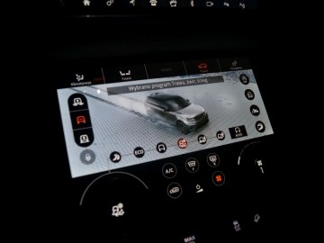 Land Rover Range Rover Velar HSE D300 R-Dynamic First Edition &ndash; I ładny, i mądry&hellip;