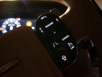 Land Rover Range Rover Velar HSE D300 R-Dynamic First Edition &ndash; I ładny, i mądry&hellip;