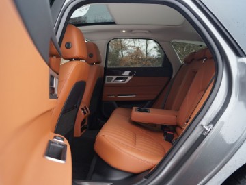 Jaguar XF Sportbrake 25 T &ndash; Kotek z plecakiem