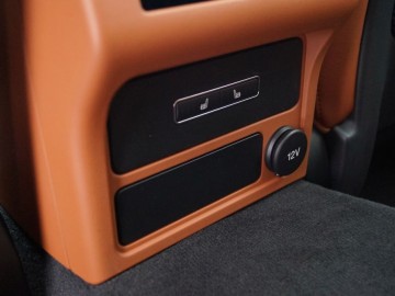 Jaguar XF Sportbrake 25 T &ndash; Kotek z plecakiem