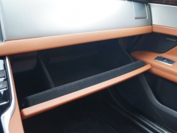 Jaguar XF Sportbrake 25 T &ndash; Kotek z plecakiem
