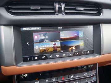 Jaguar XF Sportbrake 25 T &ndash; Kotek z plecakiem