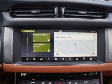 Jaguar XF Sportbrake 25 T &ndash; Kotek z plecakiem