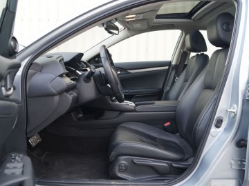 Honda Civic 4d 1,5 VTEC Turbo 180KM &ndash; sedan nieoczywisty