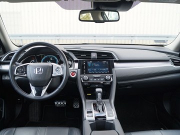 Honda Civic 4d 1,5 VTEC Turbo 180KM &ndash; sedan nieoczywisty