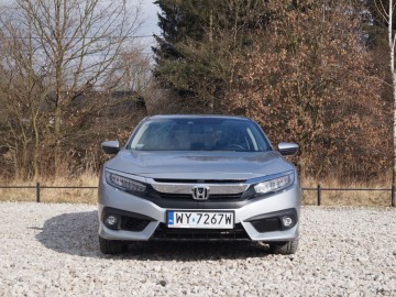 Honda Civic 4d 1,5 VTEC Turbo 180KM &ndash; sedan nieoczywisty