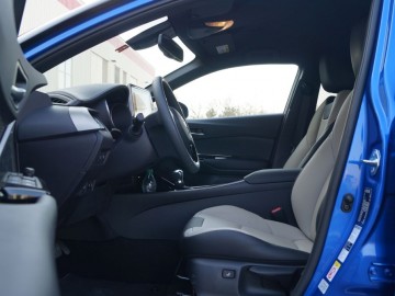 Toyota C-HR 1,8 Hybrid E-CVT 122 KM - Ekstrawagancka