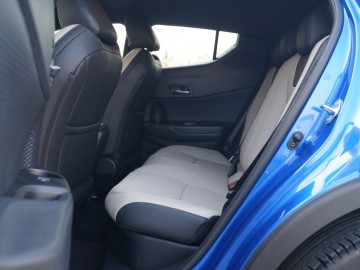 Toyota C-HR 1,8 Hybrid E-CVT 122 KM - Ekstrawagancka