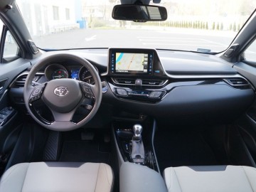 Toyota C-HR 1,8 Hybrid E-CVT 122 KM - Ekstrawagancka