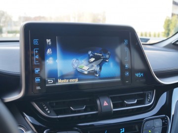 Toyota C-HR 1,8 Hybrid E-CVT 122 KM - Ekstrawagancka
