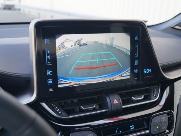 Toyota C-HR 1,8 Hybrid E-CVT 122 KM - Ekstrawagancka