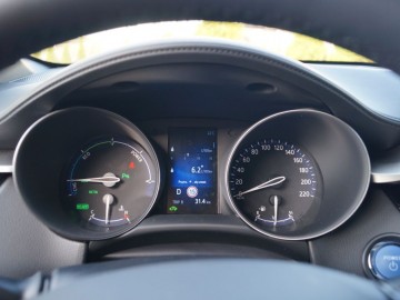 Toyota C-HR 1,8 Hybrid E-CVT 122 KM - Ekstrawagancka