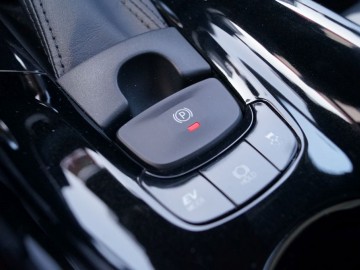 Toyota C-HR 1,8 Hybrid E-CVT 122 KM - Ekstrawagancka