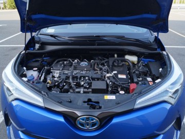 Toyota C-HR 1,8 Hybrid E-CVT 122 KM - Ekstrawagancka