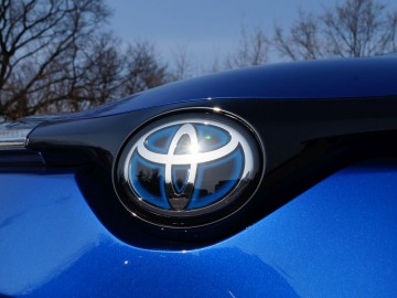 Toyota C-HR 1,8 Hybrid E-CVT 122 KM - Ekstrawagancka
