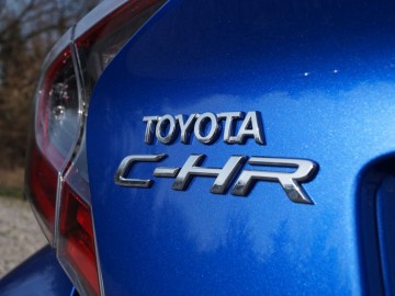 Toyota C-HR 1,8 Hybrid E-CVT 122 KM - Ekstrawagancka