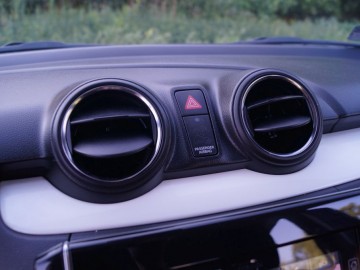 Suzuki Swift 1.0 BoosterJet SHVC 111 KM &ndash; Lepsza strona hybrydy