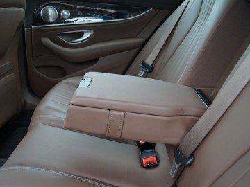 Mercedes Benz E350e Plug-In Hybrid &ndash; Hybrydowe rozwiązanie