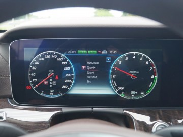 Mercedes Benz E350e Plug-In Hybrid &ndash; Hybrydowe rozwiązanie