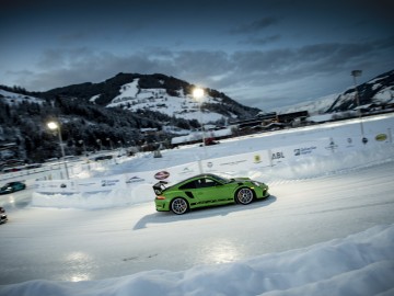 Nowe Porsche 911 w Alpach