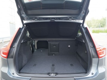 Volvo XC40 Momentum T3 FWD - Szwedzka oryginalność
