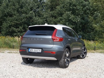 Volvo XC40 Momentum T3 FWD - Szwedzka oryginalność