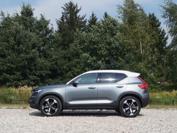 Volvo XC40 Momentum T3 FWD - Szwedzka oryginalność