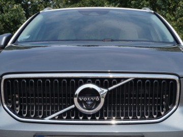 Volvo XC40 Momentum T3 FWD - Szwedzka oryginalność
