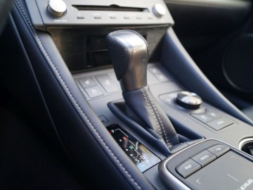 Lexus RC 300h F-Sport - Sportowy, ale nieco inaczej