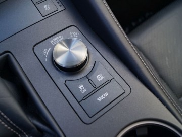 Lexus RC 300h F-Sport - Sportowy, ale nieco inaczej