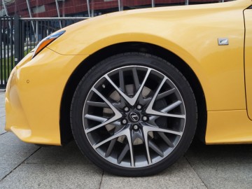 Lexus RC 300h F-Sport - Sportowy, ale nieco inaczej