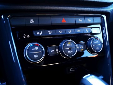 Volkswagen T-Roc 2,0 TSI DSG 4Motion 190 KM &ndash; Uzupełnienie gamy