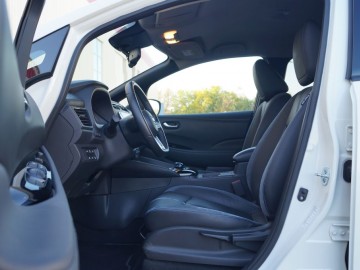 Nissan Leaf II Tekna &ndash; Na bateryjce