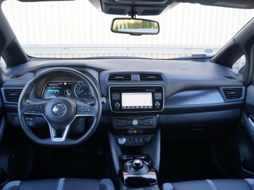 Nissan Leaf II Tekna &ndash; Na bateryjce