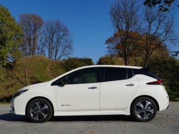 Nissan Leaf II Tekna &ndash; Na bateryjce