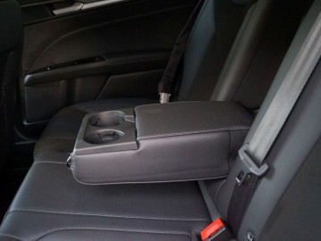 Ford Mondeo 2,0 Hybrid Titanium &ndash; Inny pomysł na rodzinną limuzynę