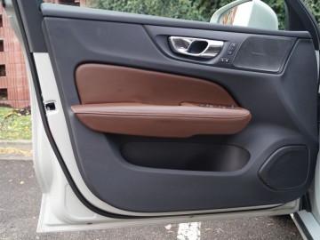 Volvo V60 D4 2,0 Inscription 190 KM &ndash; Kochajmy diesle, tak szybko odchodzą&hellip;