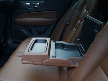 Volvo V60 D4 2,0 Inscription 190 KM &ndash; Kochajmy diesle, tak szybko odchodzą&hellip;