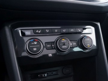 VW Tiguan Allspace 2,0 TDI BlueMotion R-Line DSG - Piwo i wurst