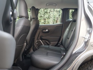 Jeep Renegade 1,3 Turbo GSE 180 KM AWD &ndash; Jeep XS...