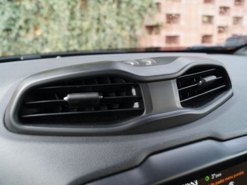 Jeep Renegade 1,3 Turbo GSE 180 KM AWD &ndash; Jeep XS...