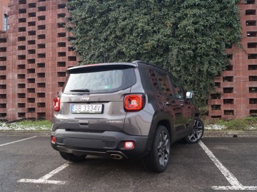 Jeep Renegade 1,3 Turbo GSE 180 KM AWD &ndash; Jeep XS...