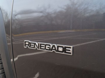 Jeep Renegade 1,3 Turbo GSE 180 KM AWD &ndash; Jeep XS...