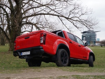 Isuzu D-MAX II Double Cab FL 1.9 DDI 163 KM &ndash; Do zadań specjalnych