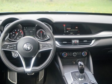 Alfa Romeo Stelvio 2,0T 280 KM AT8 AWD - Po prostu Alfa