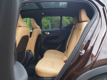 Volvo XC40 Inscription T5 247 KM ADW 8AT &ndash; Mniejszy nie znaczy mały