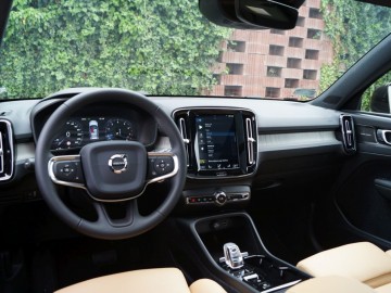 Volvo XC40 Inscription T5 247 KM ADW 8AT &ndash; Mniejszy nie znaczy mały