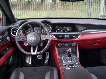 Alfa Romeo Stelvio QV 2,9 V6 Bi-Turbo AT8 510 KM &ndash; Bezkompromisowy