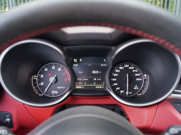 Alfa Romeo Stelvio QV 2,9 V6 Bi-Turbo AT8 510 KM &ndash; Bezkompromisowy