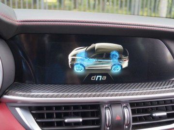 Alfa Romeo Stelvio QV 2,9 V6 Bi-Turbo AT8 510 KM &ndash; Bezkompromisowy